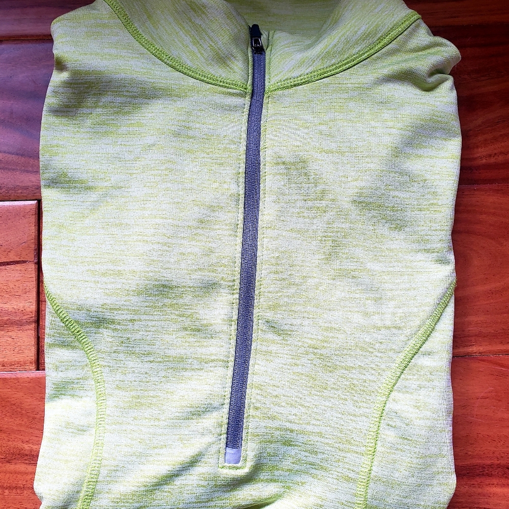 Sporty pull over - Picture 5 of 6